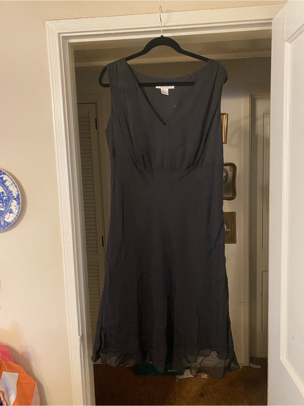 Sleek Black V-Neck Midi Dress
